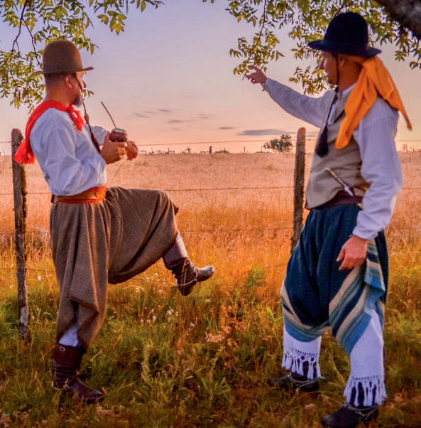 gauchos-usando-chiripa-fralda-farroupilha-fronteira